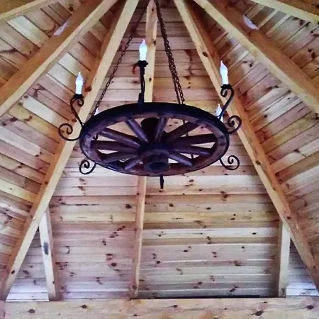 Nad Jeziorem * Lepaki Wielkie